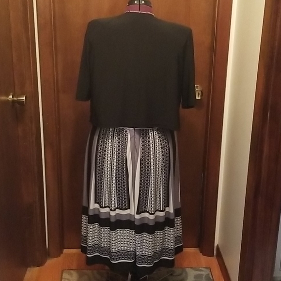 ***HOST PICK*** R & M Richards Jacket and Dress - Picture 2 of 7